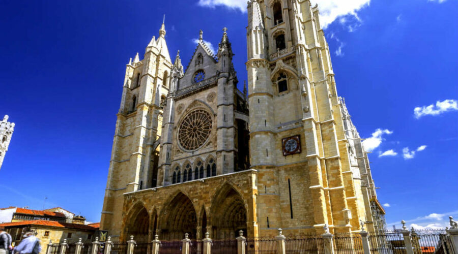 Visita la catedral de León: todo lo que necesitas saber